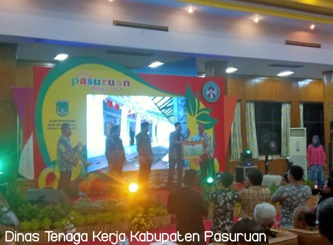 Penghargaan SAKIP Oleh Bapak Bupati Pasuruan